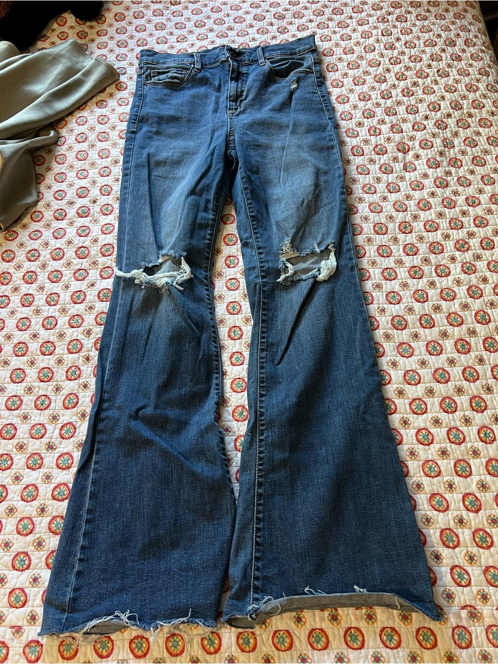 EUC Sneak Peak Flare Bell Bottom Jeans size 11/30
